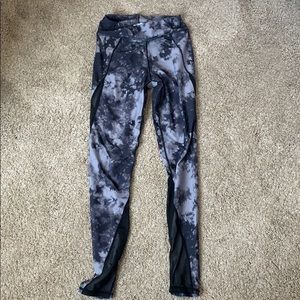 Garage leggings with mesh cut outs